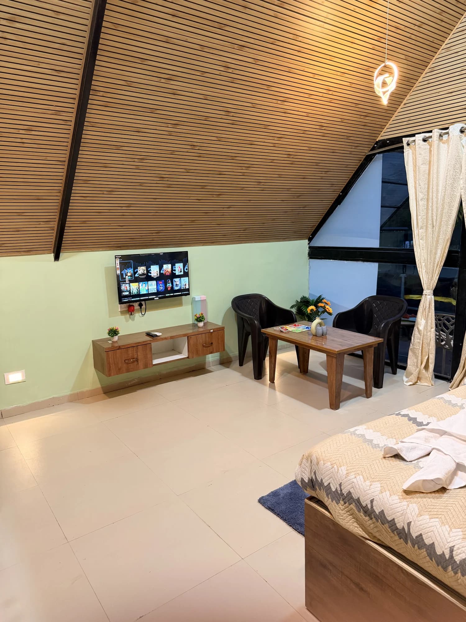 Willow Peak (Entire Estate - 3 Cottages) luxury bedroom interior